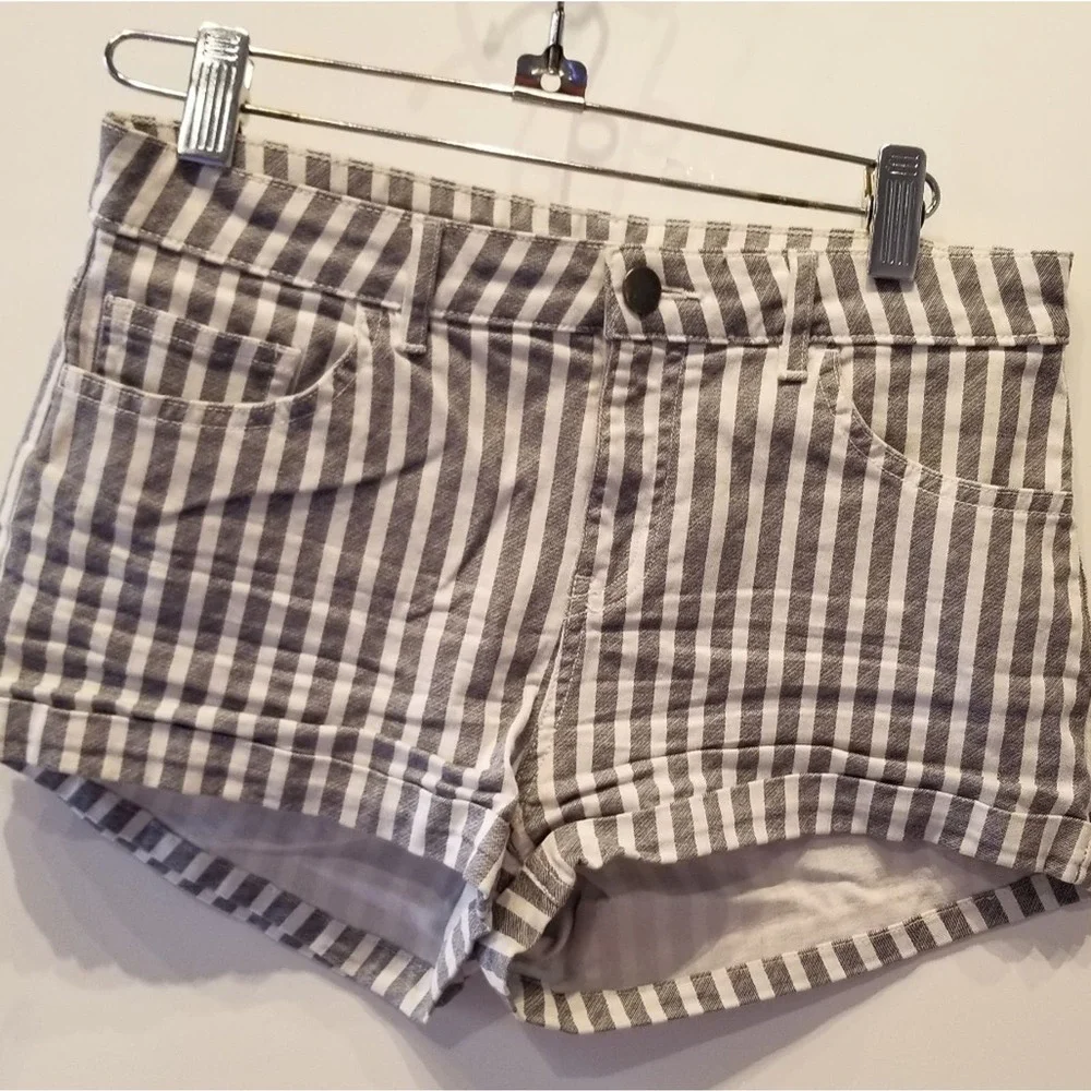 H&M‎ White & Blue High Waisted Striped Shorts Size 4